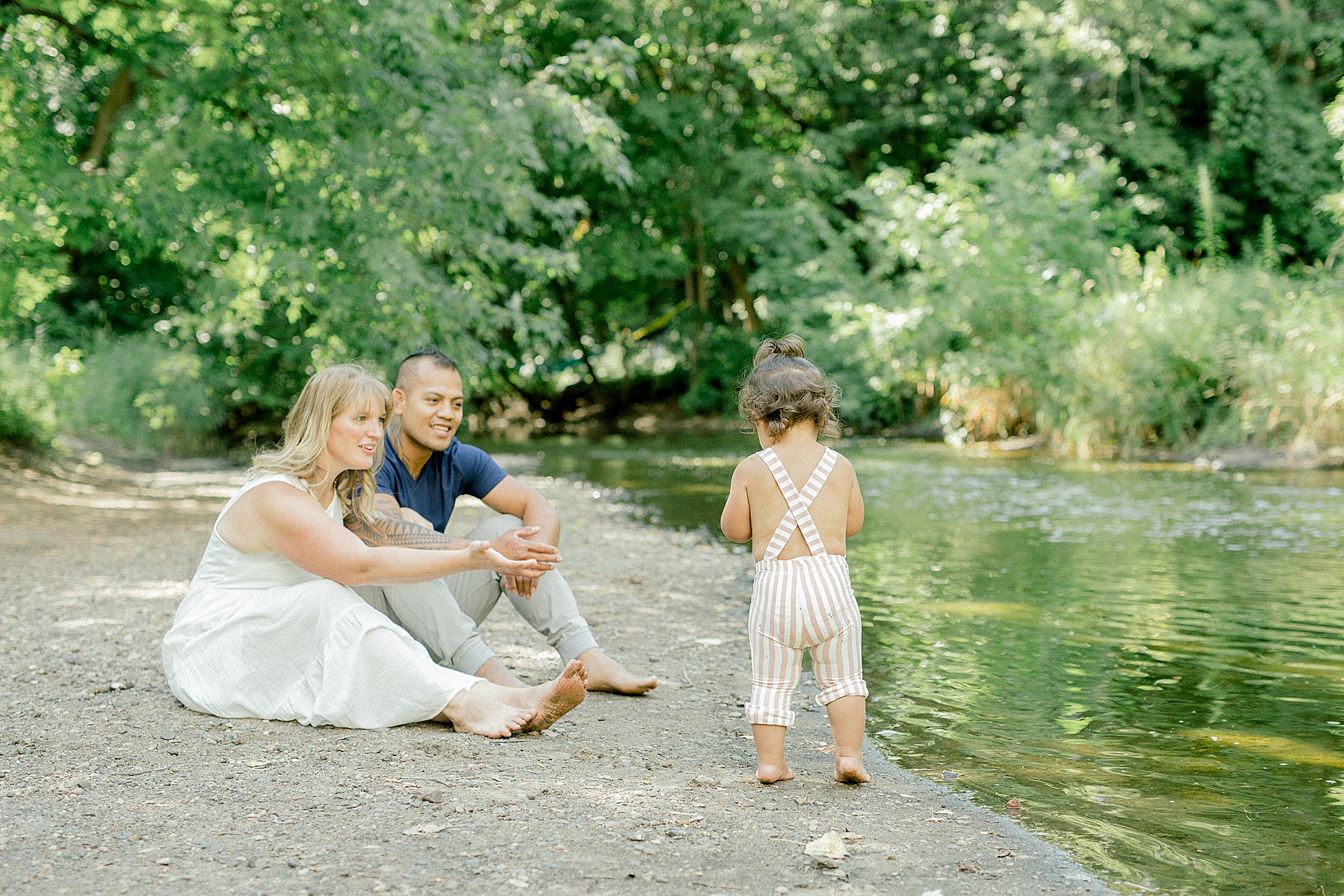 minneapolis summer creek family session-edina photographer-kristen dyer_0036.jpg