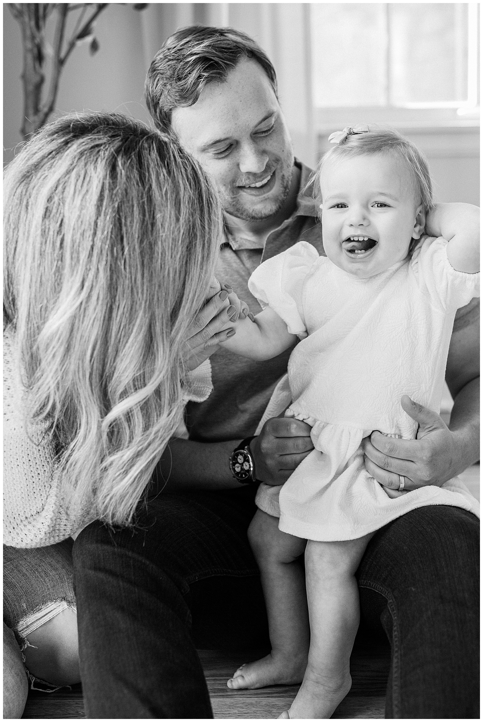 Roberts-Family- 3.2021-Kristen Dyer_ Photography-11_family-photographer-minneapolis-kristen-dyer.jpg