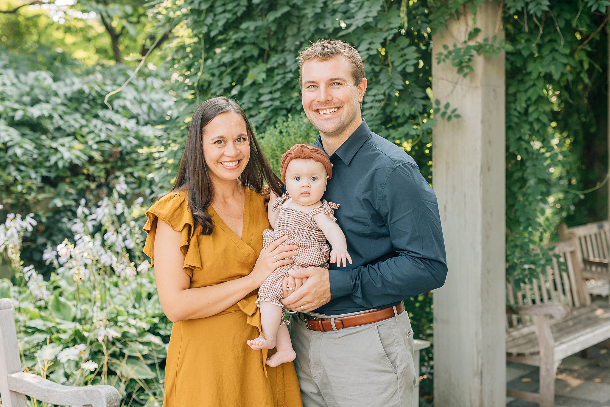 Mom, dad and baby at family pictures in Chaska.