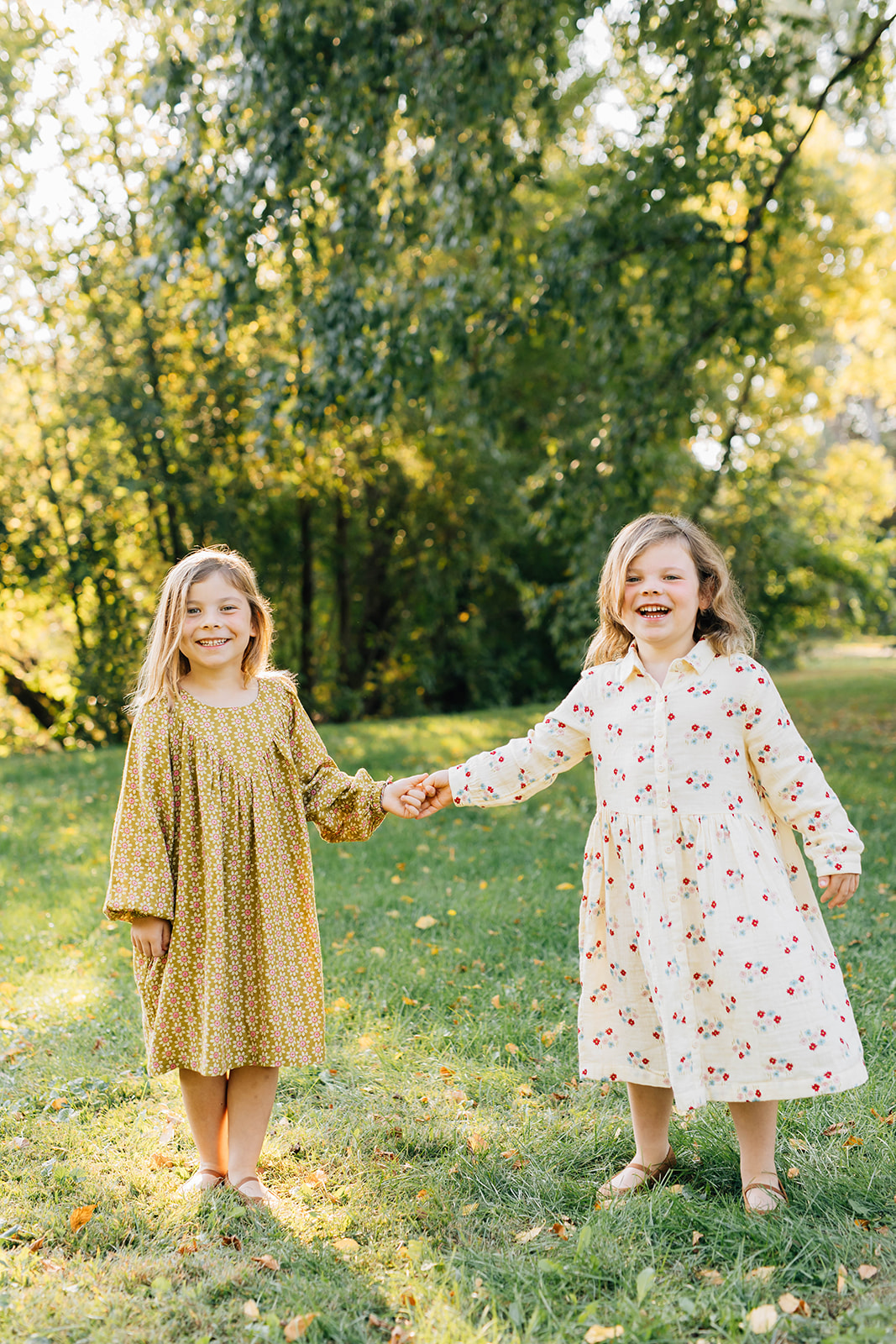 Fun Sibling Photos Captured in MN